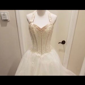 Stunning Champagne & Ivory Wedding Gown: Size 12